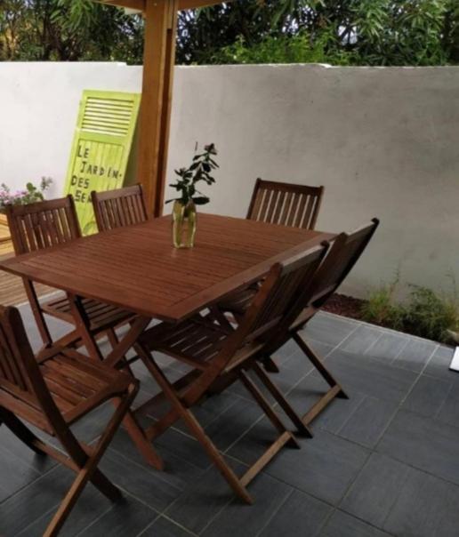 Jolie Maison T3 A St Pierre, 2 Chambres Avec Sdb, Grande Varangue, Jardin Saint Pierre Esterno foto